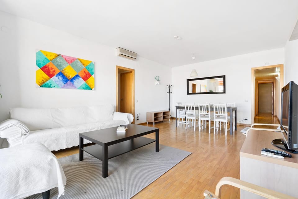 Families & Groups 4BR2BA by Sagrada Apartment in Barcelona
