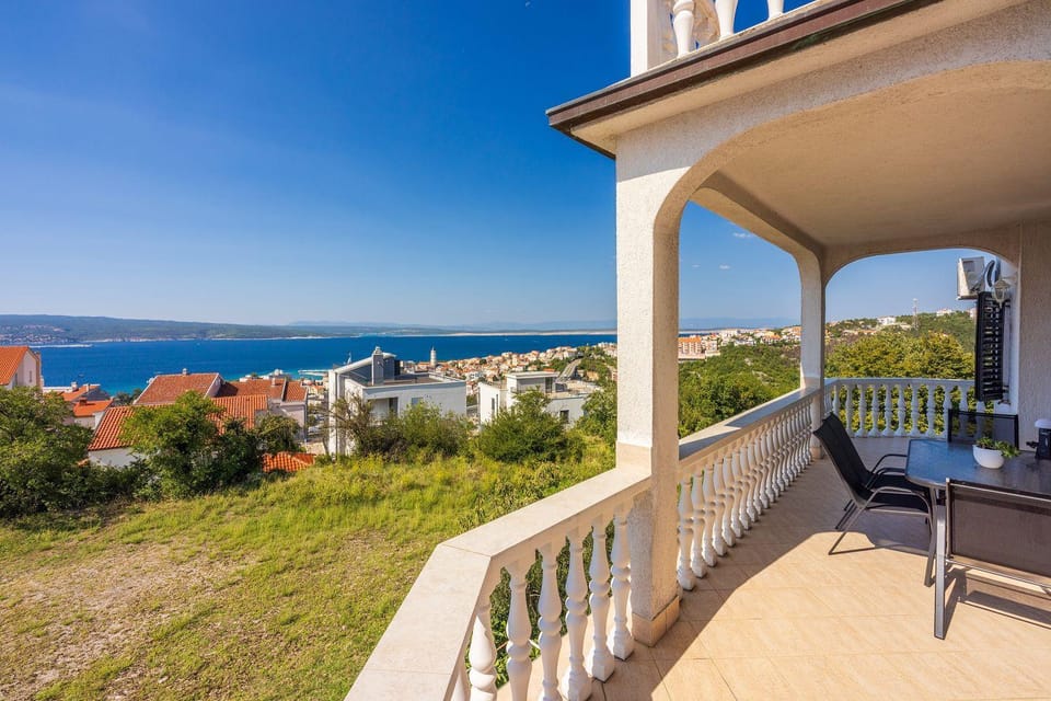 Meerblick Apartment mit WiFi, Grill, Klima und strandnah Apartment in Crikvenica