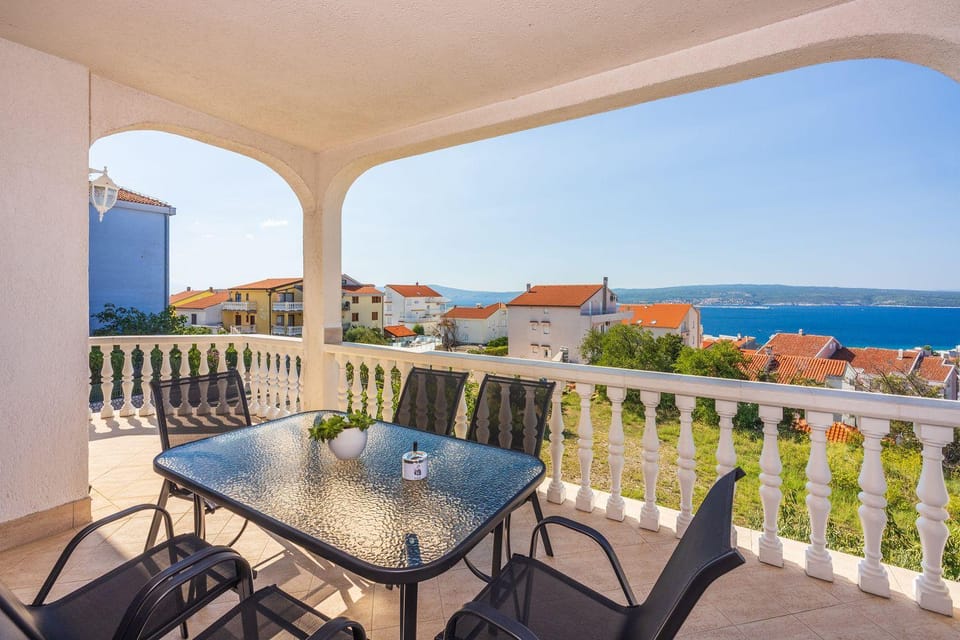 Meerblick Apartment mit WiFi, Grill, Klima und strandnah Apartment in Crikvenica