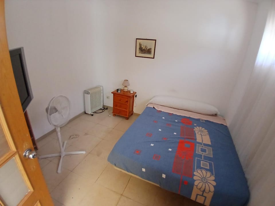 Bed, Photo of the whole room, Bedroom, internet