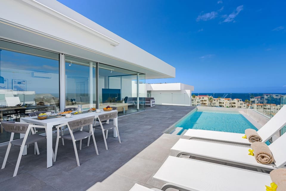 View (from property/room), Balcony/Terrace, Pool view, Swimming pool, sunbed