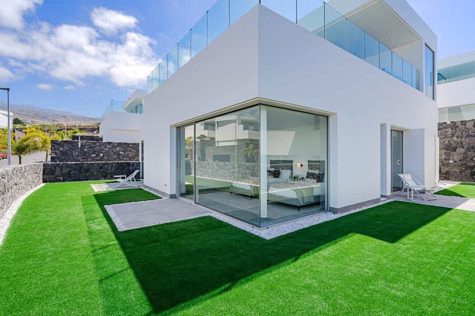 Property building, Garden, Garden view