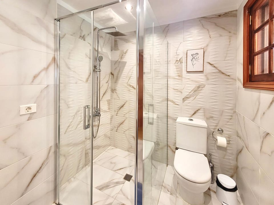 Toilet, Bathroom, Bath