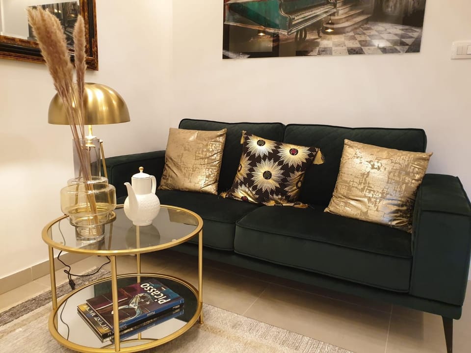 Living room, Seating area