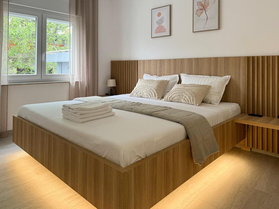 Bed, Photo of the whole room, Bedroom, Garden view, towels