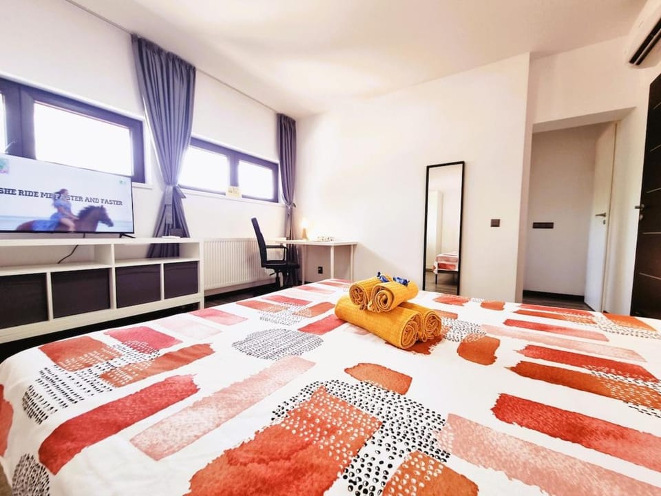 Living room, Photo of the whole room, Bedroom
