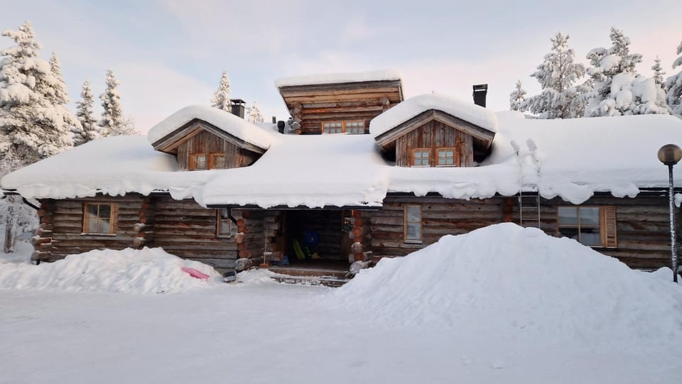 Property building, Facade/entrance, Day, Winter