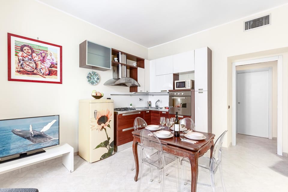 TV and multimedia, Kitchen or kitchenette, Dining area, dishwasher, minibar, pet friendly
