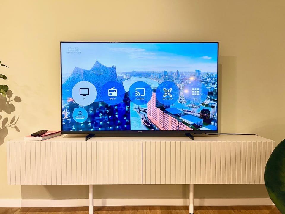 Communal lounge/ TV room, TV and multimedia, Living room
