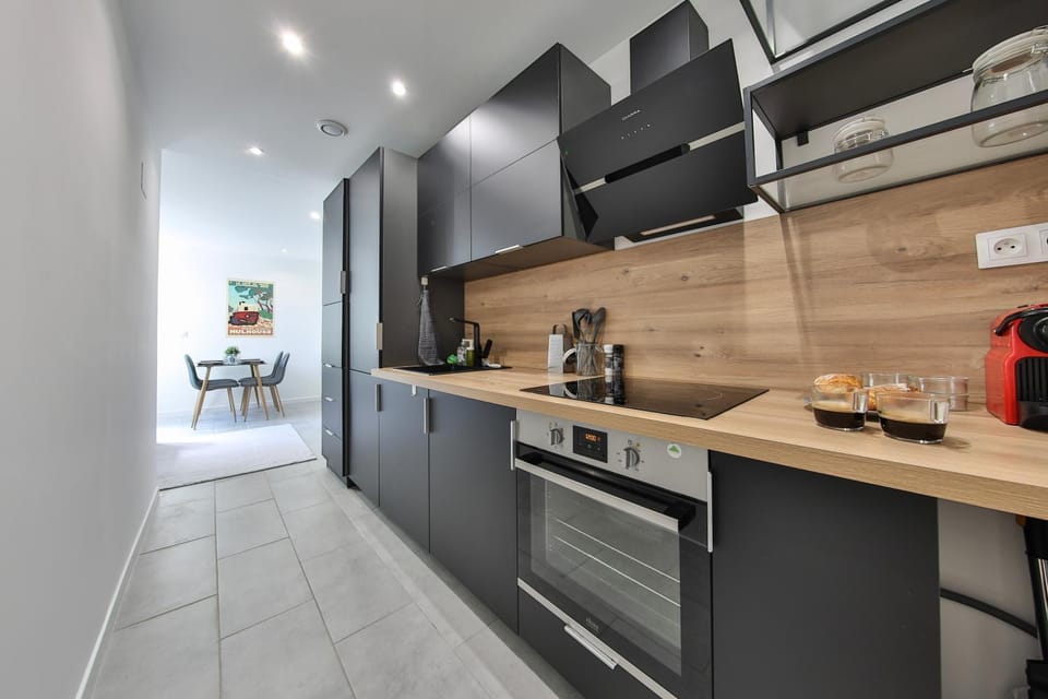 Coffee/tea facilities, Kitchen or kitchenette, minibar, pet friendly, stove