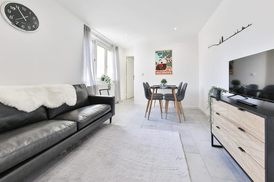TV and multimedia, Living room, Seating area