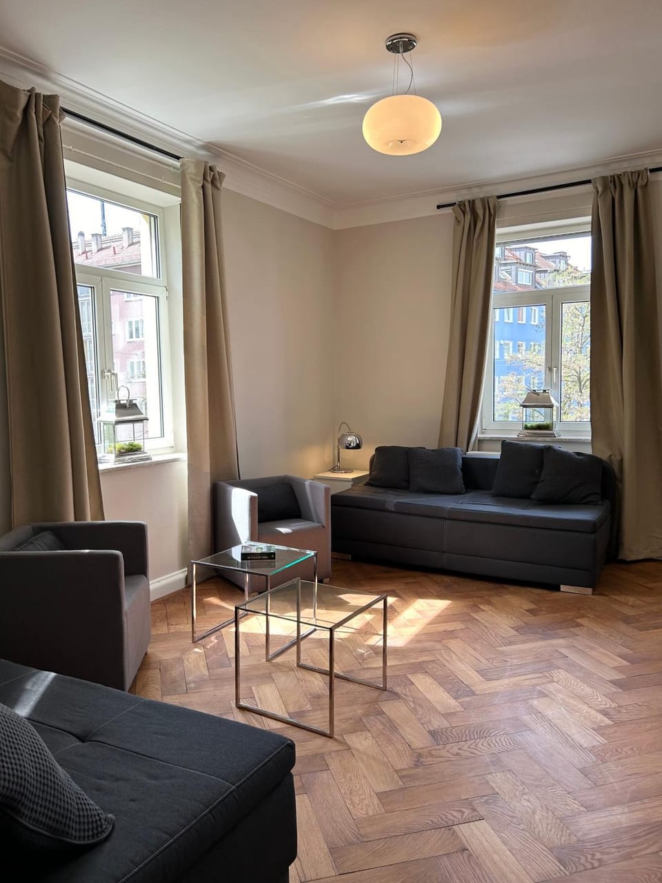 Living room, Photo of the whole room, Seating area
