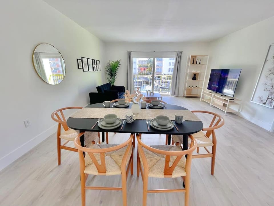 1BR with Kitchen Close To Sunny Isles Beach Apartment in Aventura