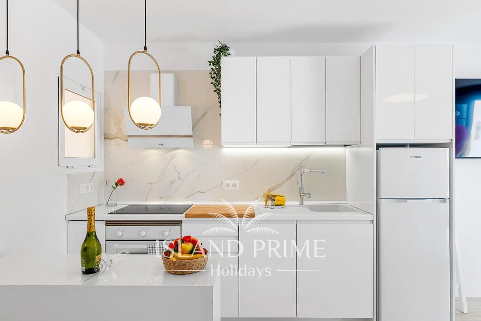 Kitchen or kitchenette, pet friendly, stove