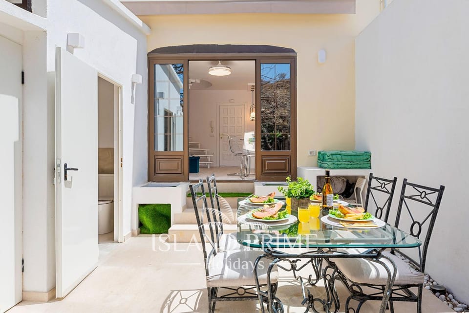 Patio, Balcony/Terrace, Dining area, laundry
