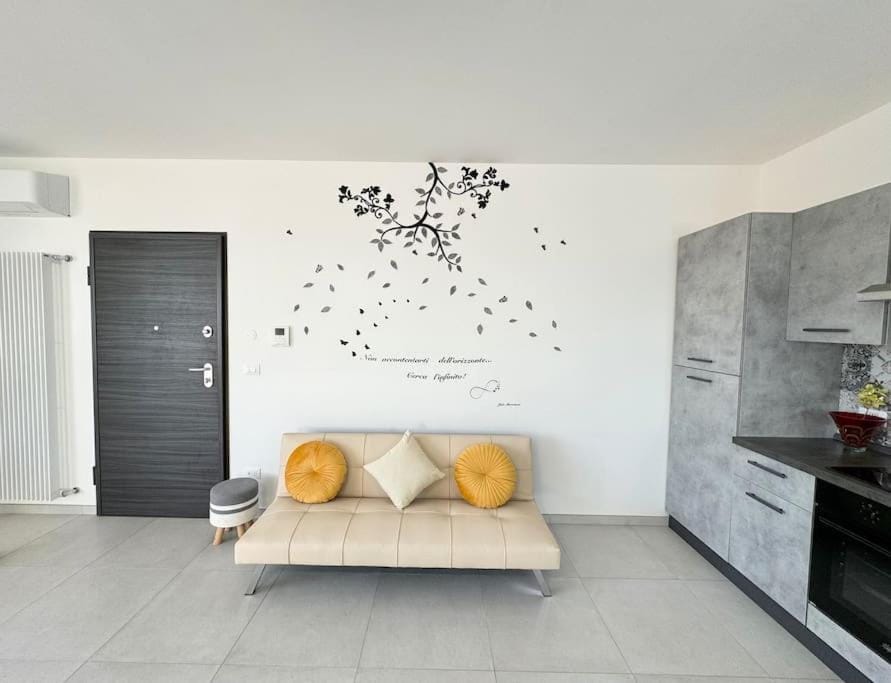 Kitchen or kitchenette, Living room, Seating area