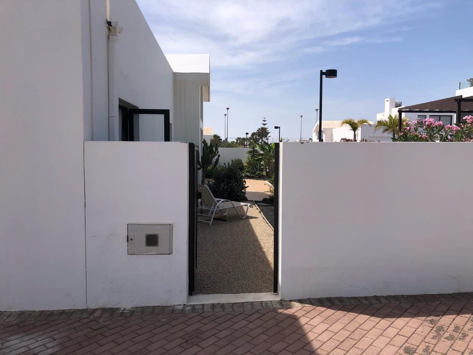 Property building, Day