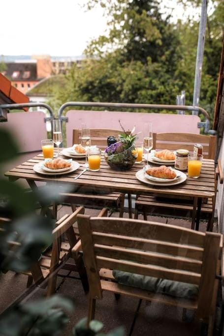 View (from property/room), Balcony/Terrace, Balcony/Terrace, Seating area, Dining area