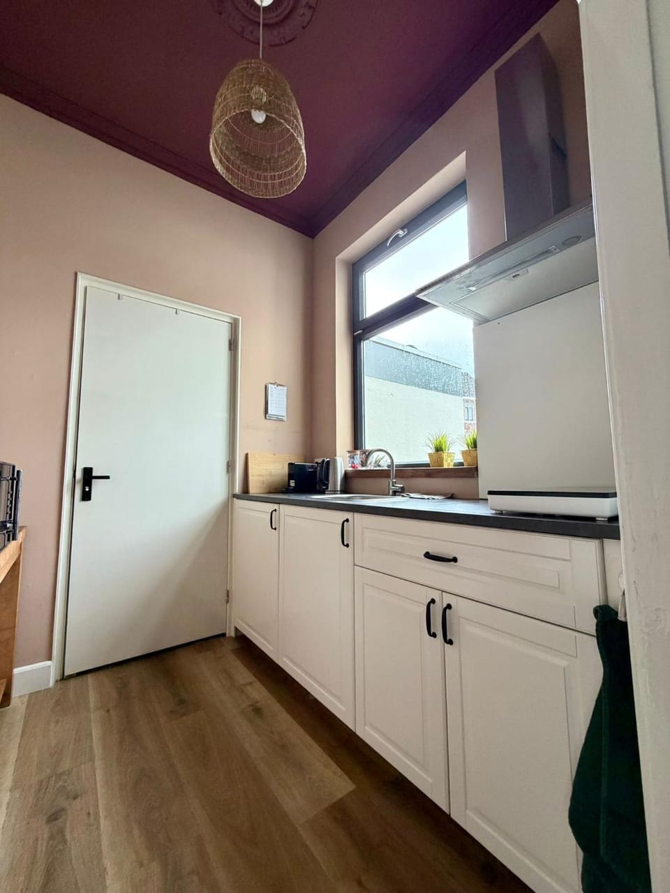 Kitchen or kitchenette, pet friendly, stove