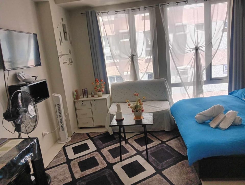 Seating area, Bedroom