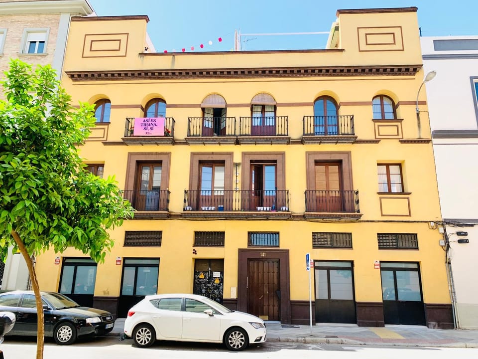 Property building, Day, Location, Facility for disabled guests, Parking