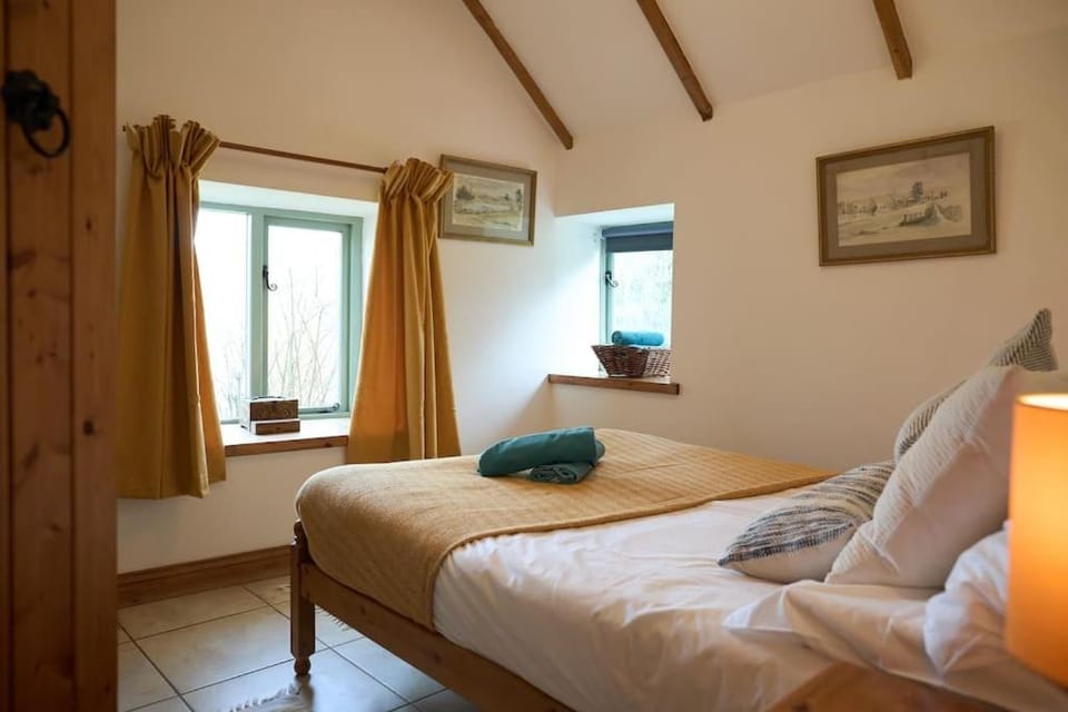 Noxon Pond Cottage House in Forest of Dean