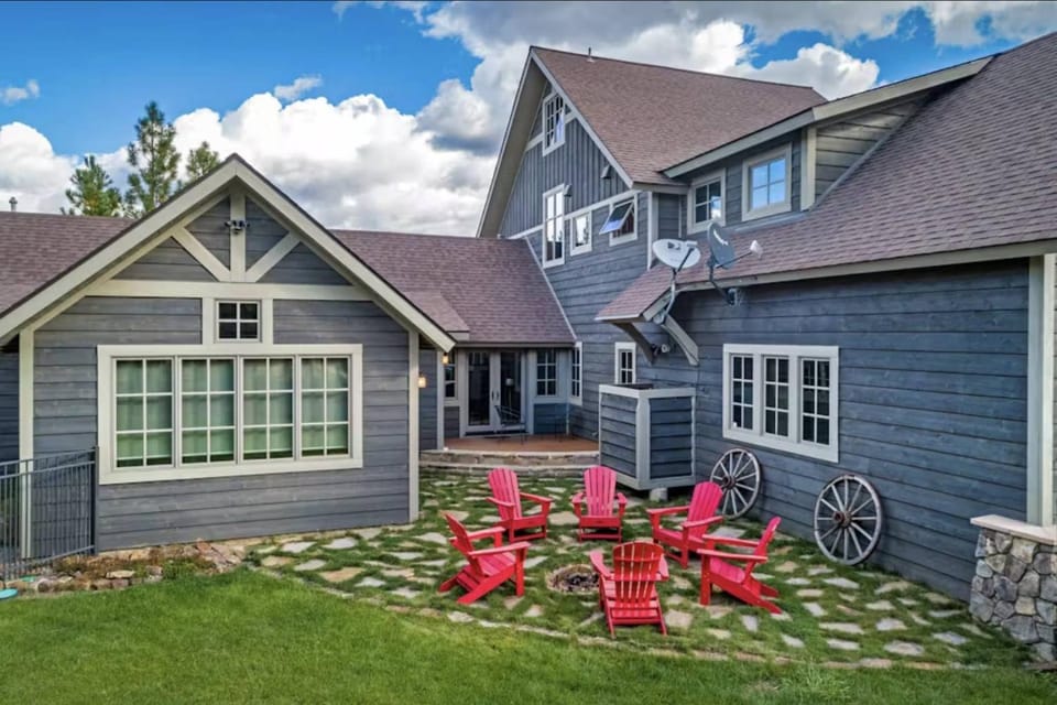 171 S Squaw Canyon Place ("Glen Elk Lodge") House in Pagosa Springs