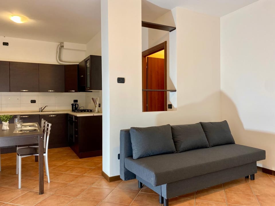 Kitchen or kitchenette, Living room, Seating area, Dining area, pet friendly, stove