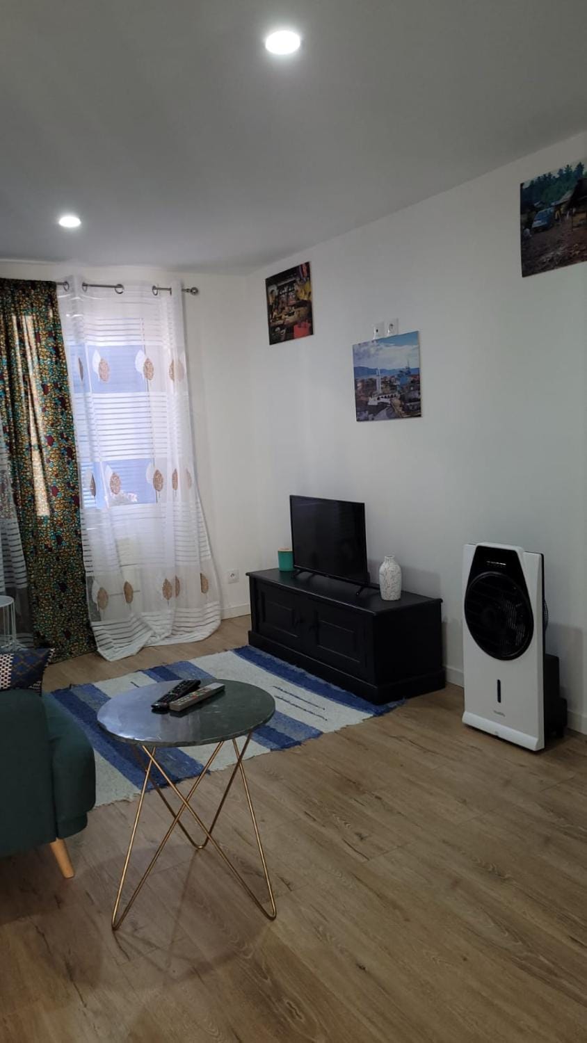 Communal lounge/ TV room, TV and multimedia, Living room