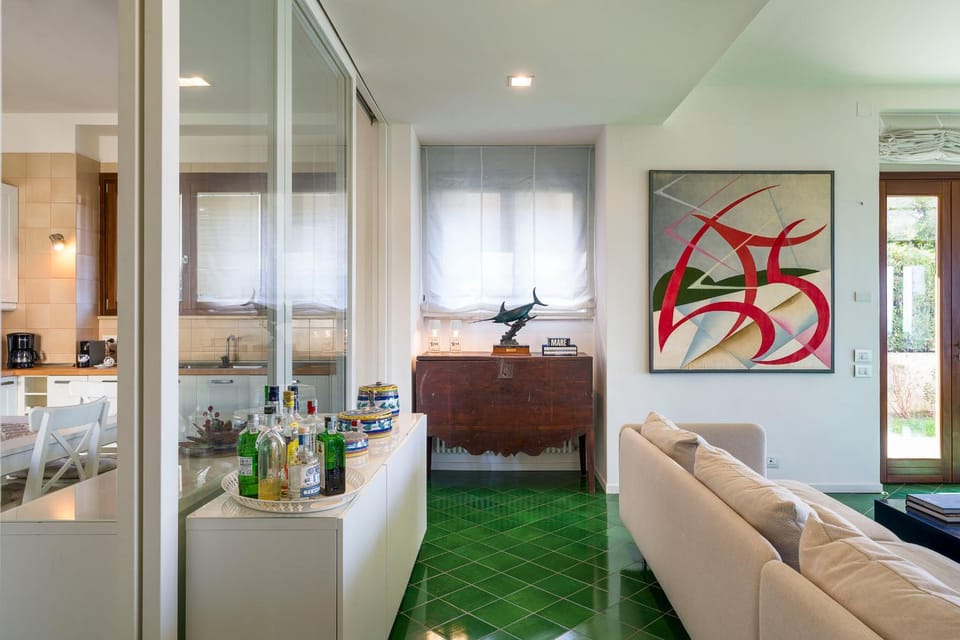 Communal lounge/ TV room, Living room
