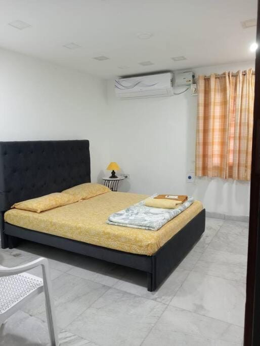 Bedroom, air conditioner