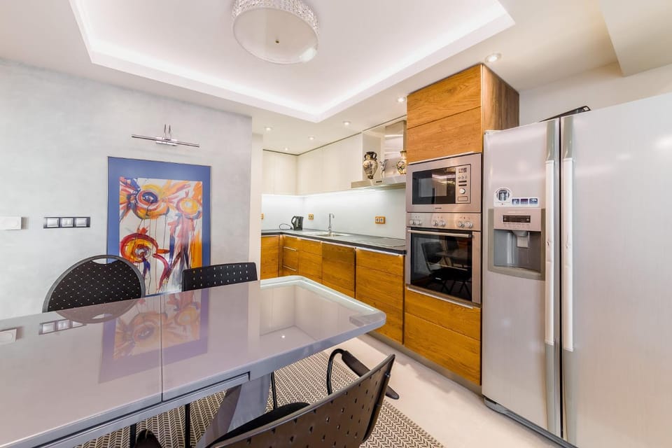 Kitchen or kitchenette, Dining area, dishwasher, minibar, pet friendly