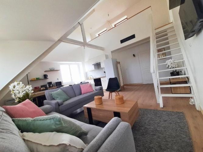 Communal lounge/ TV room, TV and multimedia, Kitchen or kitchenette, Living room, Seating area