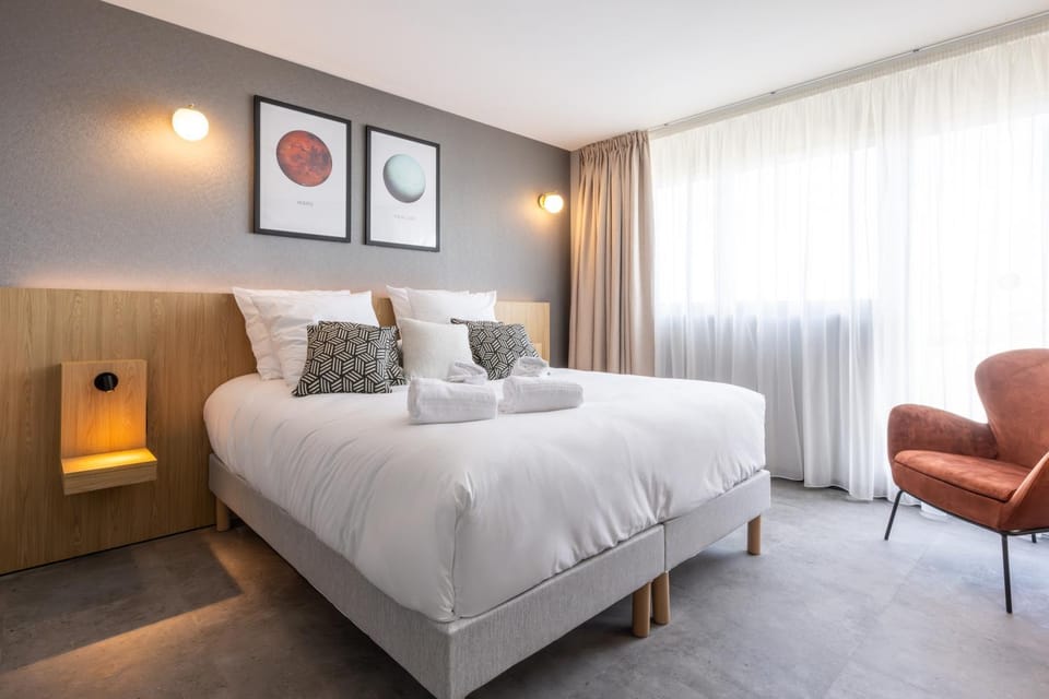 Bed, Bedroom