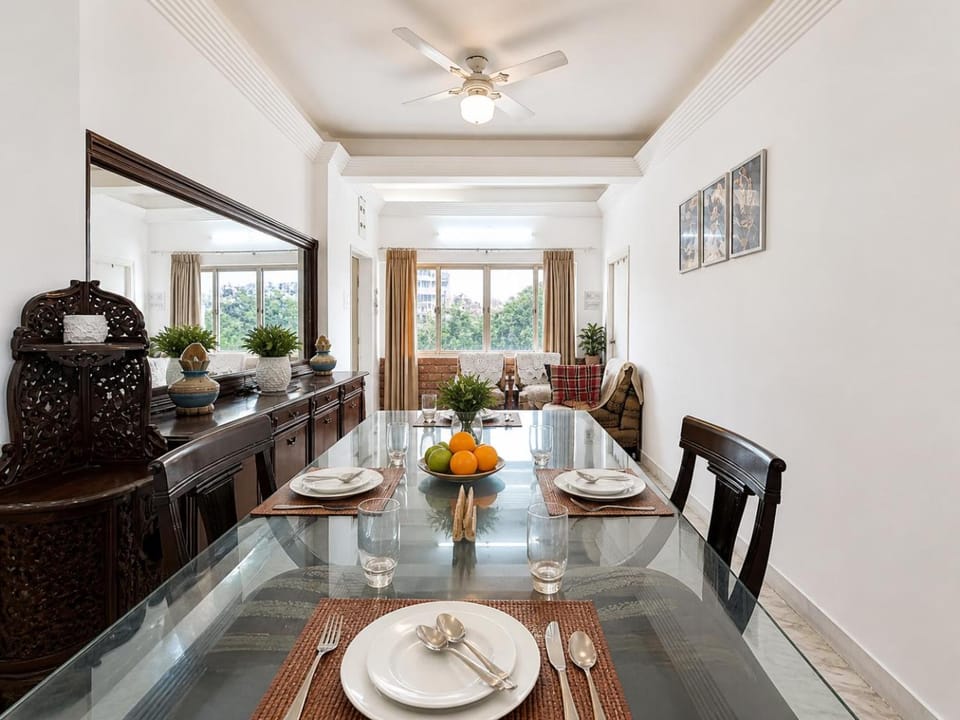 Food and drinks, Dining area