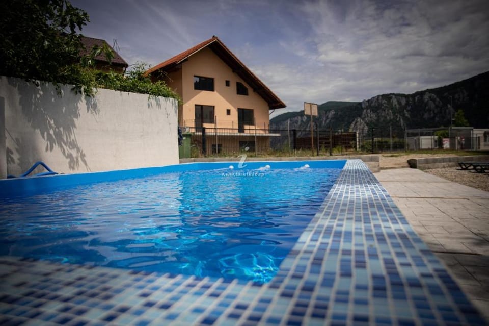 Pam Dubova Holiday House in Serbia