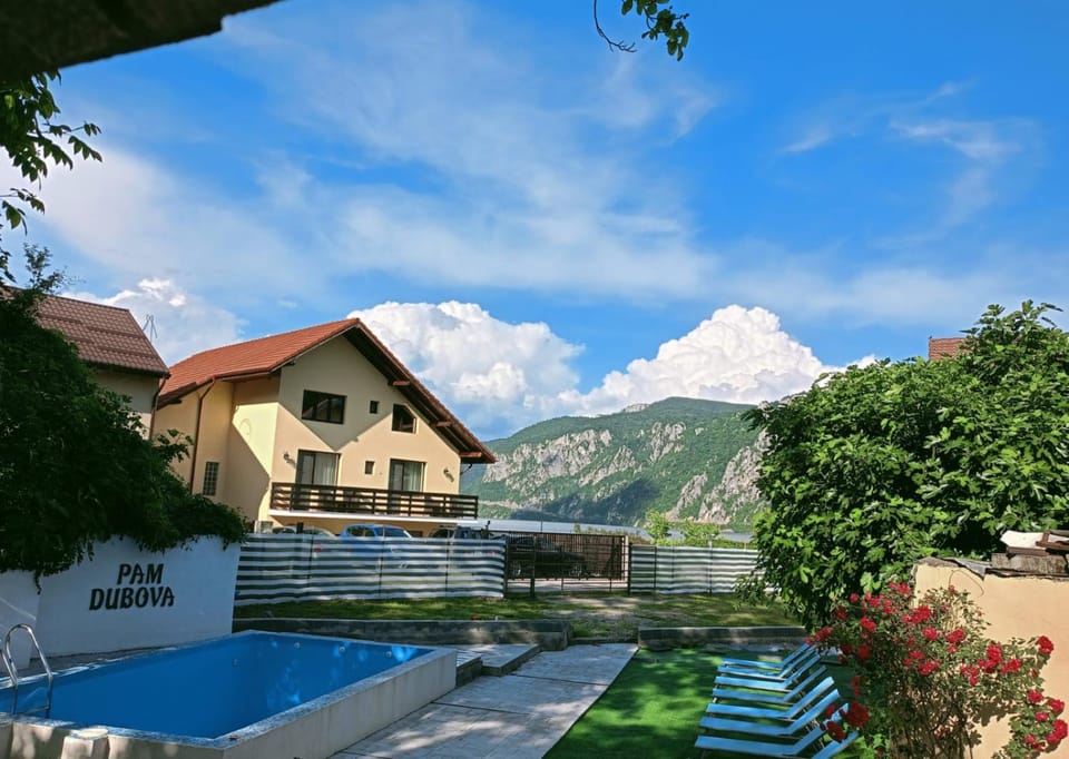 Pam Dubova Holiday House in Serbia