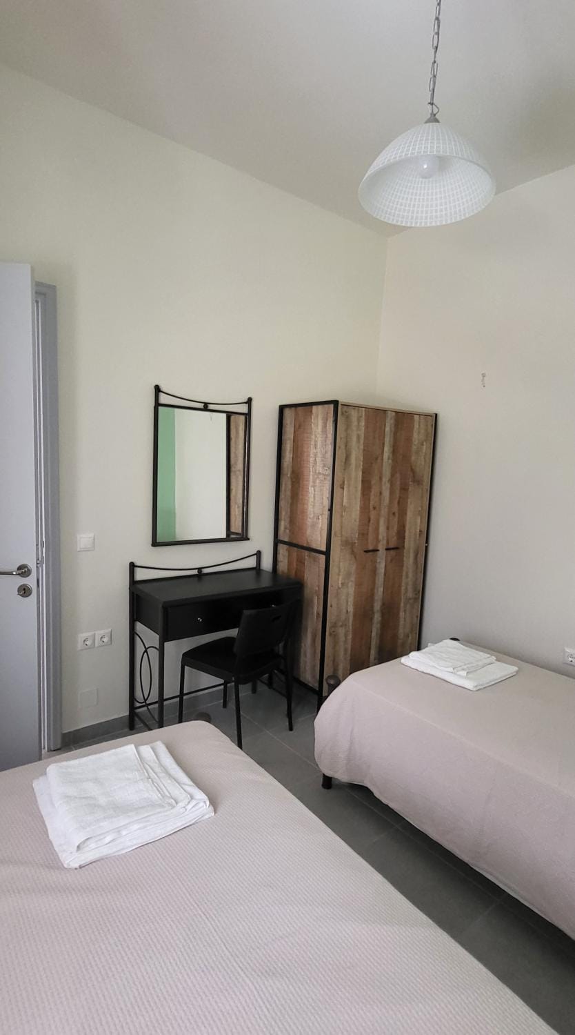 Bed, Photo of the whole room, Bedroom, hair dresser, wardrobe