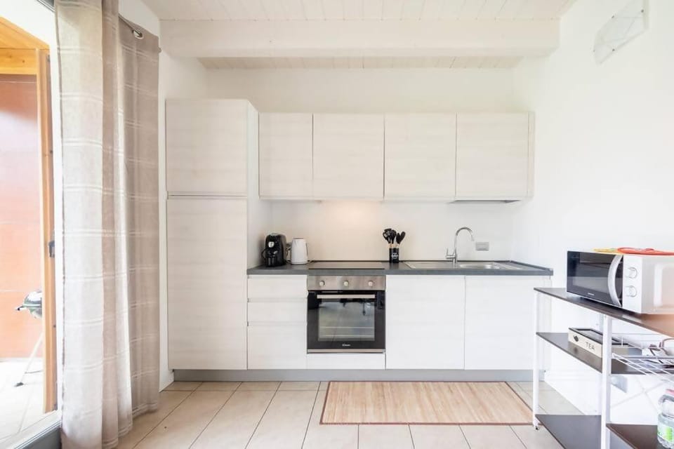 [Gardaland_Luxury_Apartment] Pool & Free Parking Apartment in Lake Garda