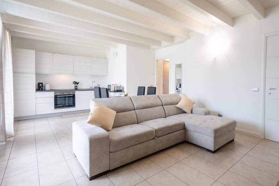 [Gardaland_Luxury_Apartment] Pool & Free Parking Apartment in Lake Garda