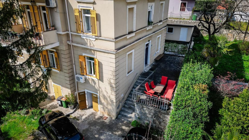 Property building, Patio, Garden, Balcony/Terrace, Garden view