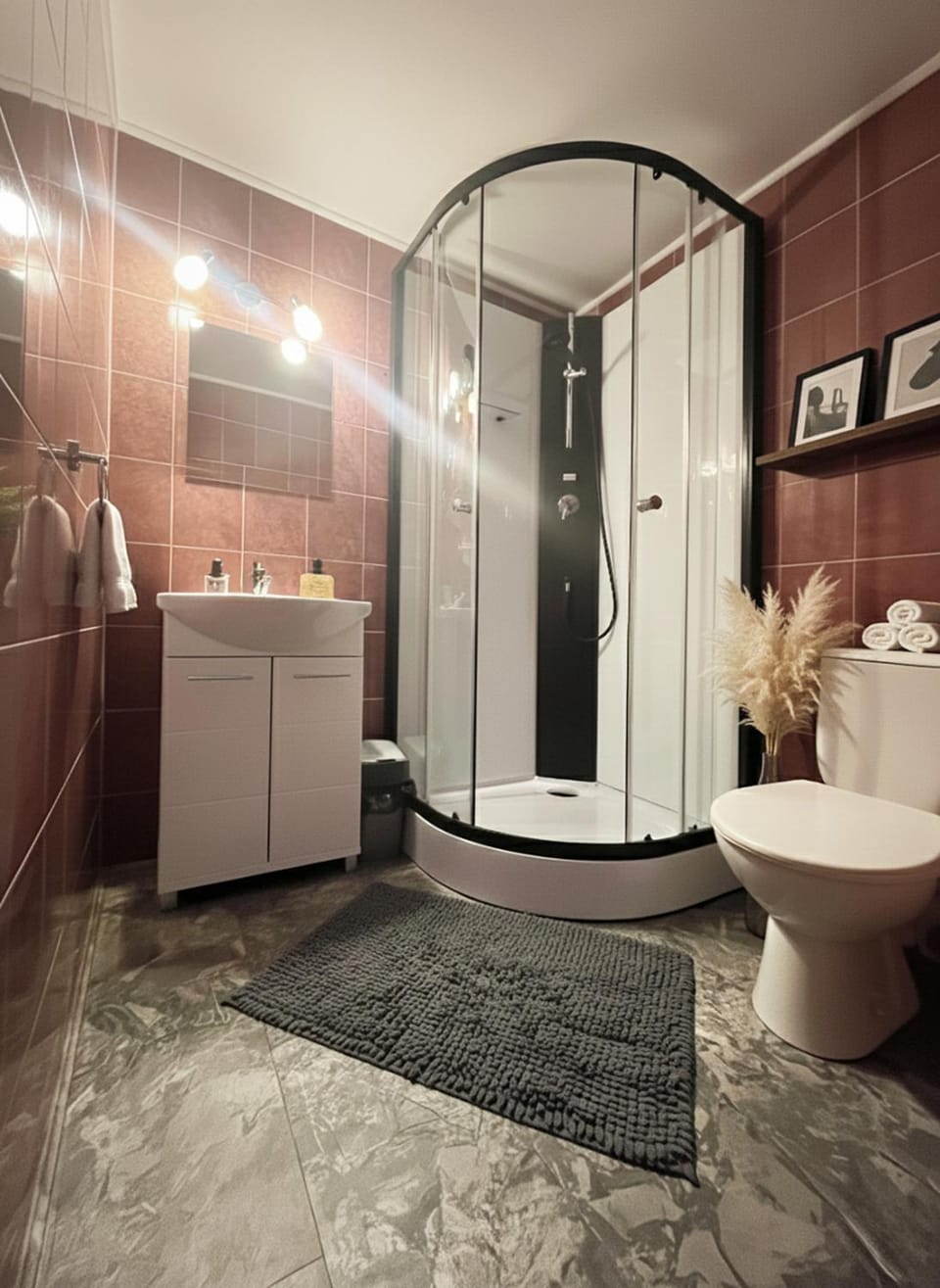 Shower, Toilet, towels
