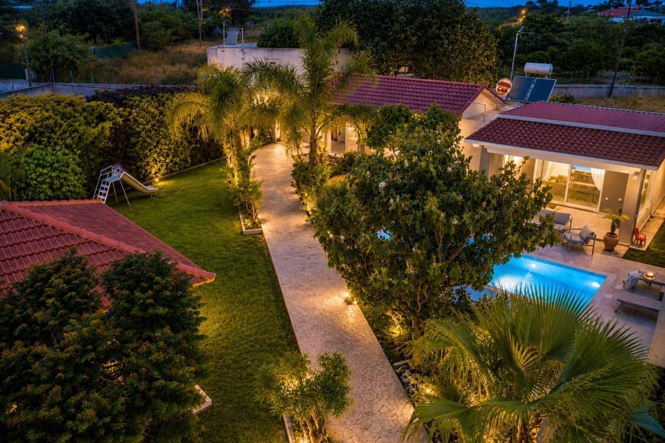 Sea Breeze & Nature villa, with heated pool and garden retreat House in Kremasti