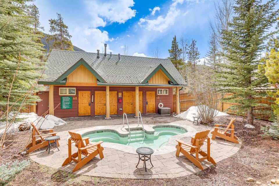 Keystone Ski House Gem: Walk to River Run Gondola! House in Keystone