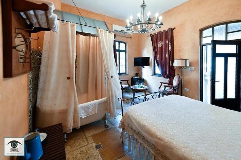Atelier Luxury Rooms Bed and Breakfast in Haifa