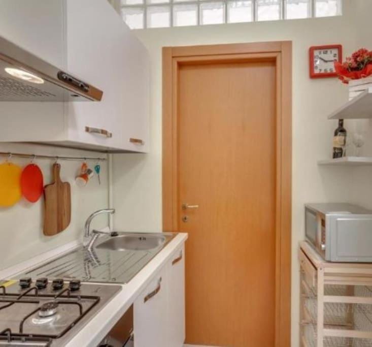 L’orchidea rooms, cucina e bagno in comune Bed and Breakfast in Apulia