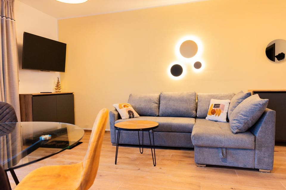 Day, Living room, Seating area, Time of day