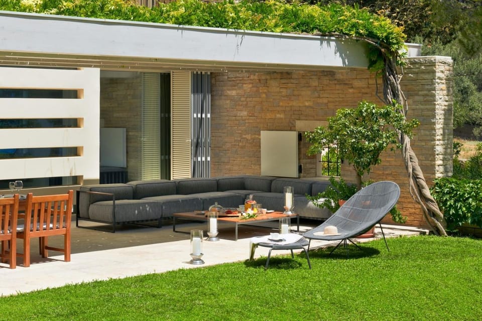 Property building, Garden, Garden, Balcony/Terrace, Seating area, Dining area