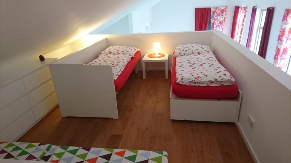 Bed, Photo of the whole room