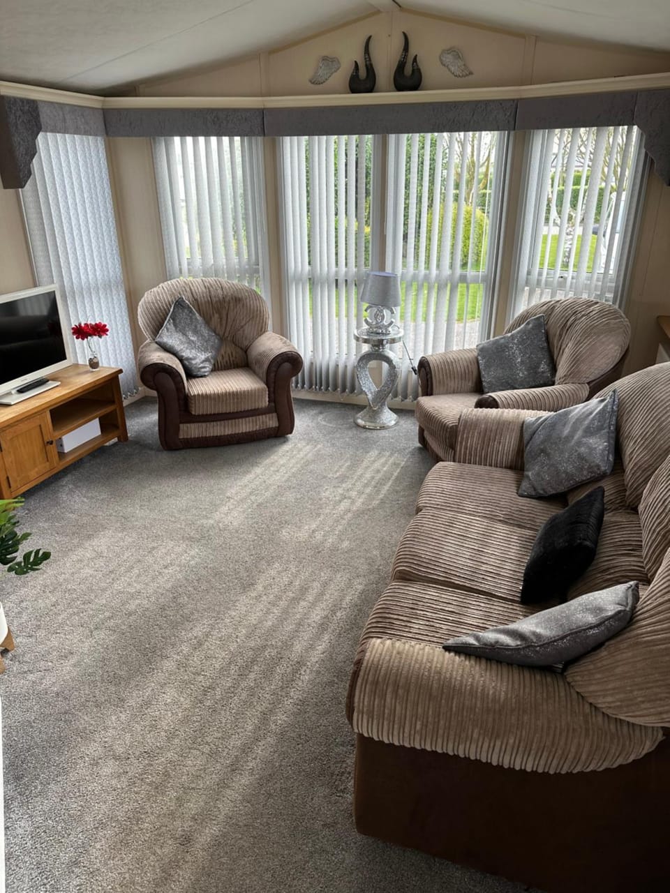 TV and multimedia, Living room, Seating area